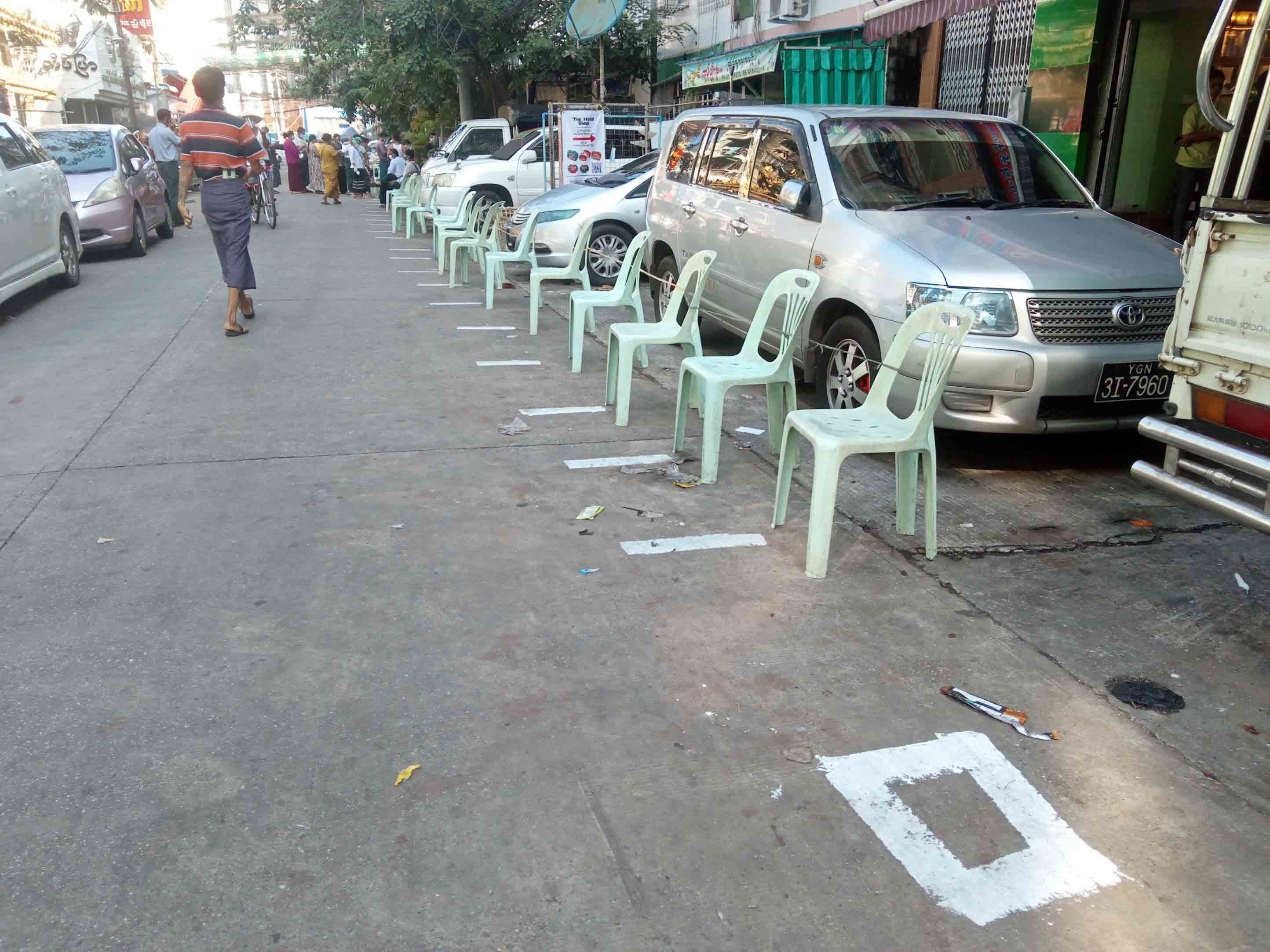 မင်္ဂလာတောင်ညွန့်မြို့နယ်၊ ရေတွင်းကုန်းရပ်ကွက်က မဲရုံတချို့ (ဓာတ်ပုံ)