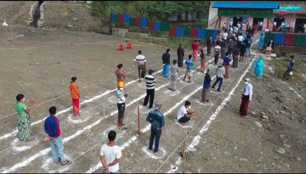 ဖားကန့်မြို့နယ် မဲရုံအများစုတွင် ကျန်းမာရေးစည်းကမ်းလိုက်နာမှုအားနည်း