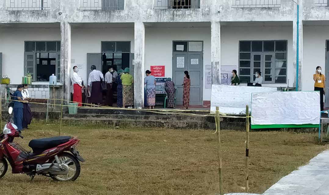 ရမ်းဗြဲမြို့နယ်တွင် မဲလာပေးသည့် အဘိုးအို ၁ ဦး ရုတ်တရက်လဲကျသေဆုံး