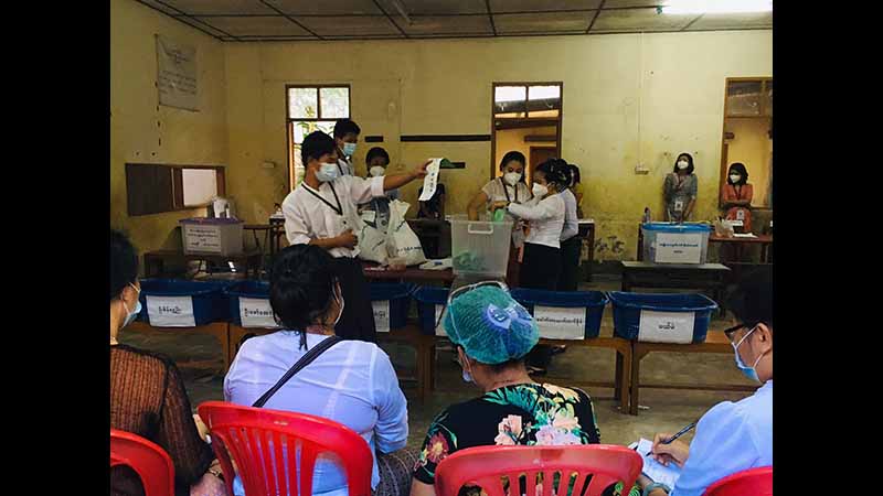 မရမ်းကုန်းမြို့နယ်ရှိ မဲရုံအချို့တွင် ဆန္ဒမဲများ စတင်ရေတွက် 
