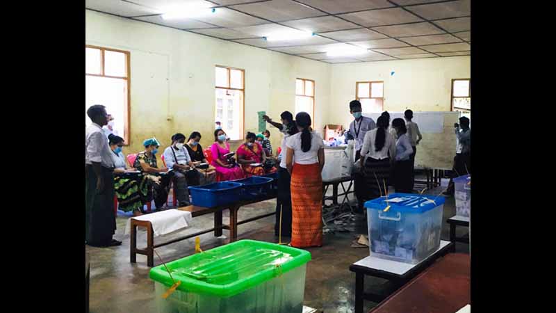 မရမ်းကုန်း အမှတ် (၆) ရပ်ကွက်ရှိ မဲရုံအမှတ် (၃)  ကြိုတင်မဲ ရေတွက်ပြီးစီး 