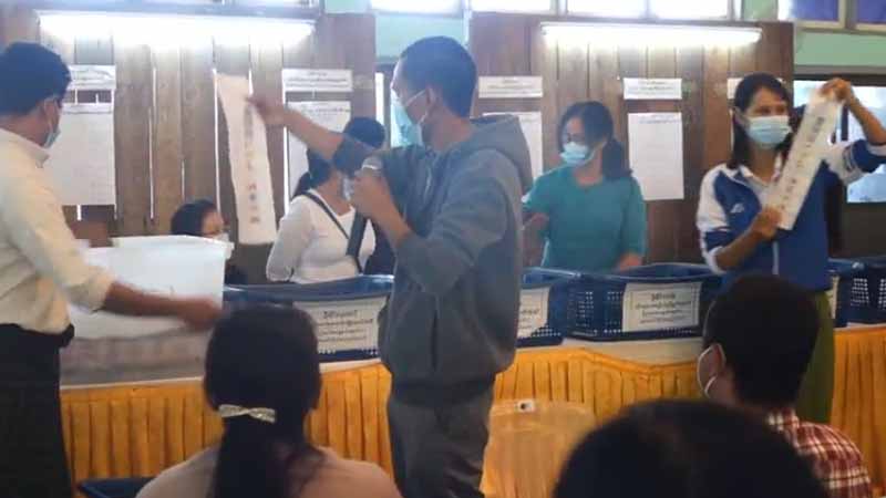 လားရှိုးမြို့တွင် အန်အယ်လ်ဒီပါတီက လွှတ်တော်သုံးရပ်လုံး အနိုင်ရနေ