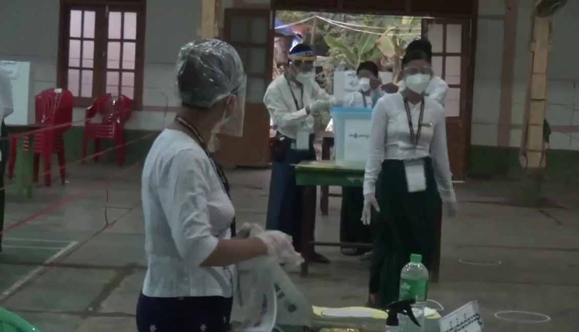 သာယာဝတီခရိုင်တွင် ရွေးကောက်ပွဲစောင့်ကြည့်သည့် နိုင်ငံခြားသူနှင့်စကားပြန်တို့၌ ကိုဗစ်ပိုးတွေ့