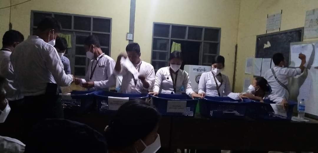 ဆရာ၊ဆရာမများအပေါ် USDPက စွပ်စွဲမှုနှင့်ပတ်သက်၍ ကော်မရှင်ထံ တိုင်ကြားမည်