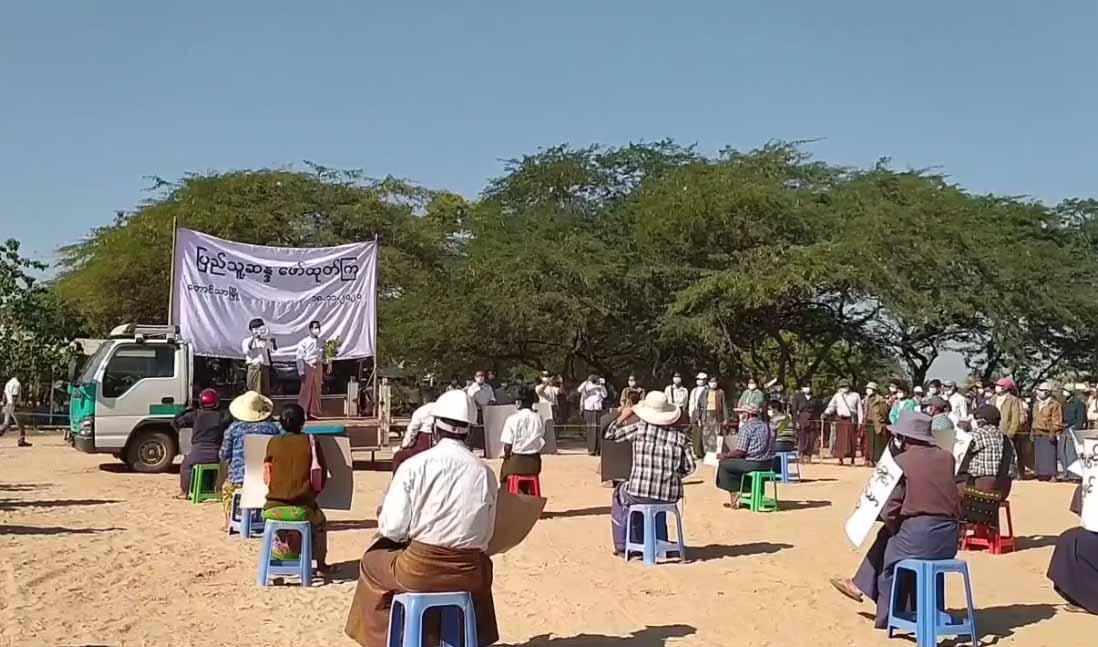 တောင်သာမြို့နယ်၌ ရွေးကောက်ပွဲပြန်ကျင်းပပေးရန် ဒေသခံ ၂၈ ဦး ဆန္ဒပြတောင်းဆို