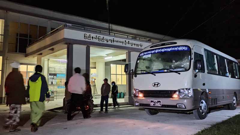 ကယားပြည်နယ်မှ ကျန်းမာရေးဝန်ထမ်း ၂၂ ဦးကို ပဉ္စမအကြိမ် ရန်ကုန်စေလွှတ်