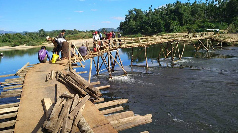 ရေးမြို့ဒေသခံ ၅၀၀၀ ကျော်ကို အကျိုးပြုသည့် ယာယီတံတားအား နှစ်စဉ်ကိုယ်ထူကိုယ်ထ တည်ဆောက်နေရ