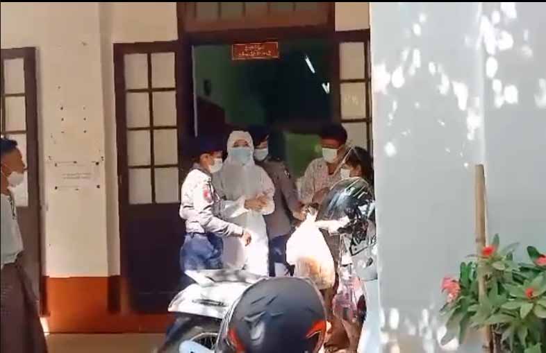 ကြံ့ခိုင်ရေးပါတီကို မဲပေးရန်တပ်တွင်း ဖိအားပေးခံရဟု ရေးသားခဲ့သူ မသဉ္ဇာသန်းမင်း၏အမှု အမိန့်ချမည်