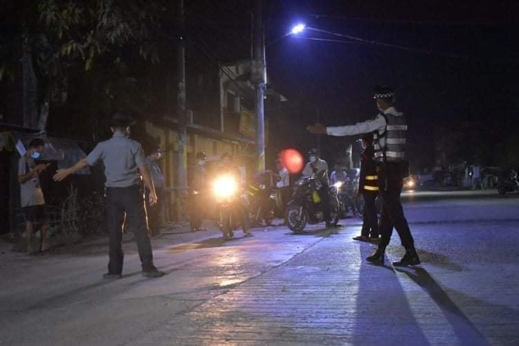 ဧရာဝတီတိုင်းတွင် ညမထွက်ရအမိန့်ချိုးဖောက်သူ ၆၀၀ ကျော်ကို အရေးယူ