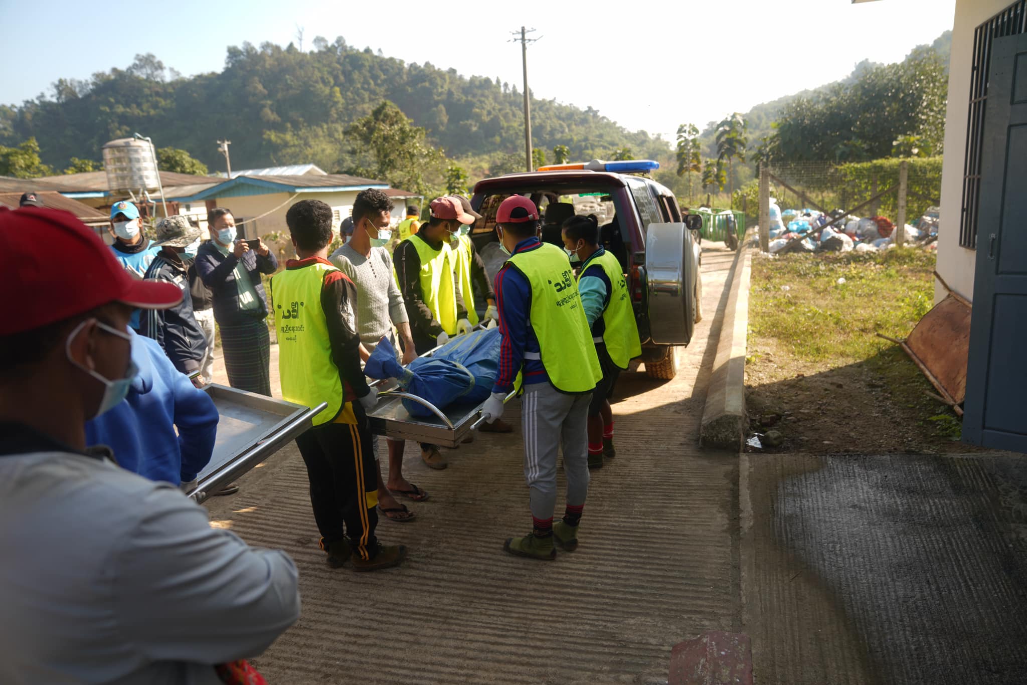 ဖားကန့်တွင် လူ  ၃ ဦး မြေပိသေဆုံး၊ ၂ ဦး ဒဏ်ရာရ