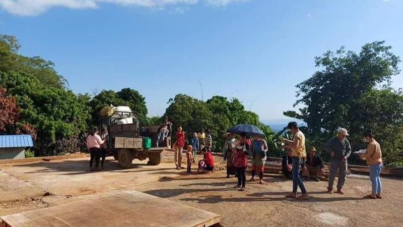 မန်စံရွာမြောက်ကျောင်းတွင် လာရောက်ခိုလှုံနေသည့် စစ်ဘေးရှောင်များ နေရပ်ပြန်