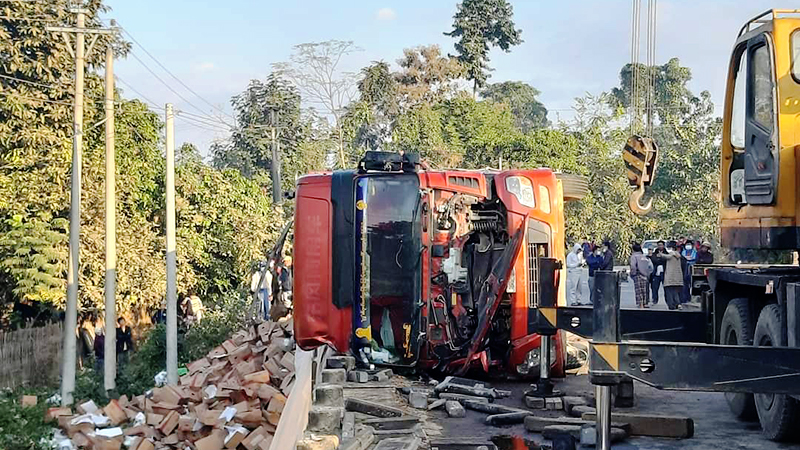 ဝိုင်းမော်တွင် တစ်သျှူးငှက်ပျောကား တိမ်းမှောက်မှုကြောင့် တရုတ်-မြန်မာ ချစ်ကြည်ရေးတံတား ပျက်စီး