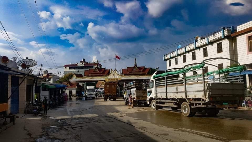 ရွှေလီမြို့၌ မြန်မာယာဉ်မောင်း ၄၀ ကျော်ကို တရုတ်က ကိုဗစ်-၁၉ ကာကွယ်ဆေးထိုးပေး
