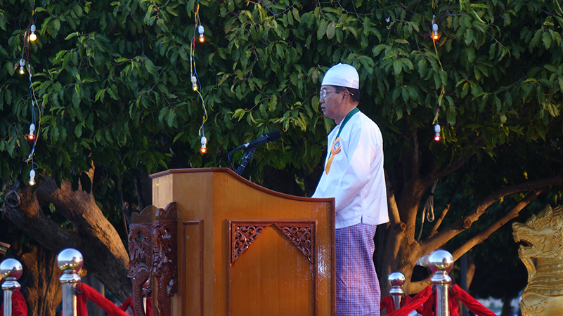 ဖွဲ့စည်းပုံအခြေခံဥပဒေကို ဖြစ်ပေါ်လာသည့် ဖက်ဒရယ်ပြည်ထောင်စုပုံစံနှင့် ကိုက်ညီအောင် ဆောင်ရွက်ရမည်ဟု သမ္မတပြော