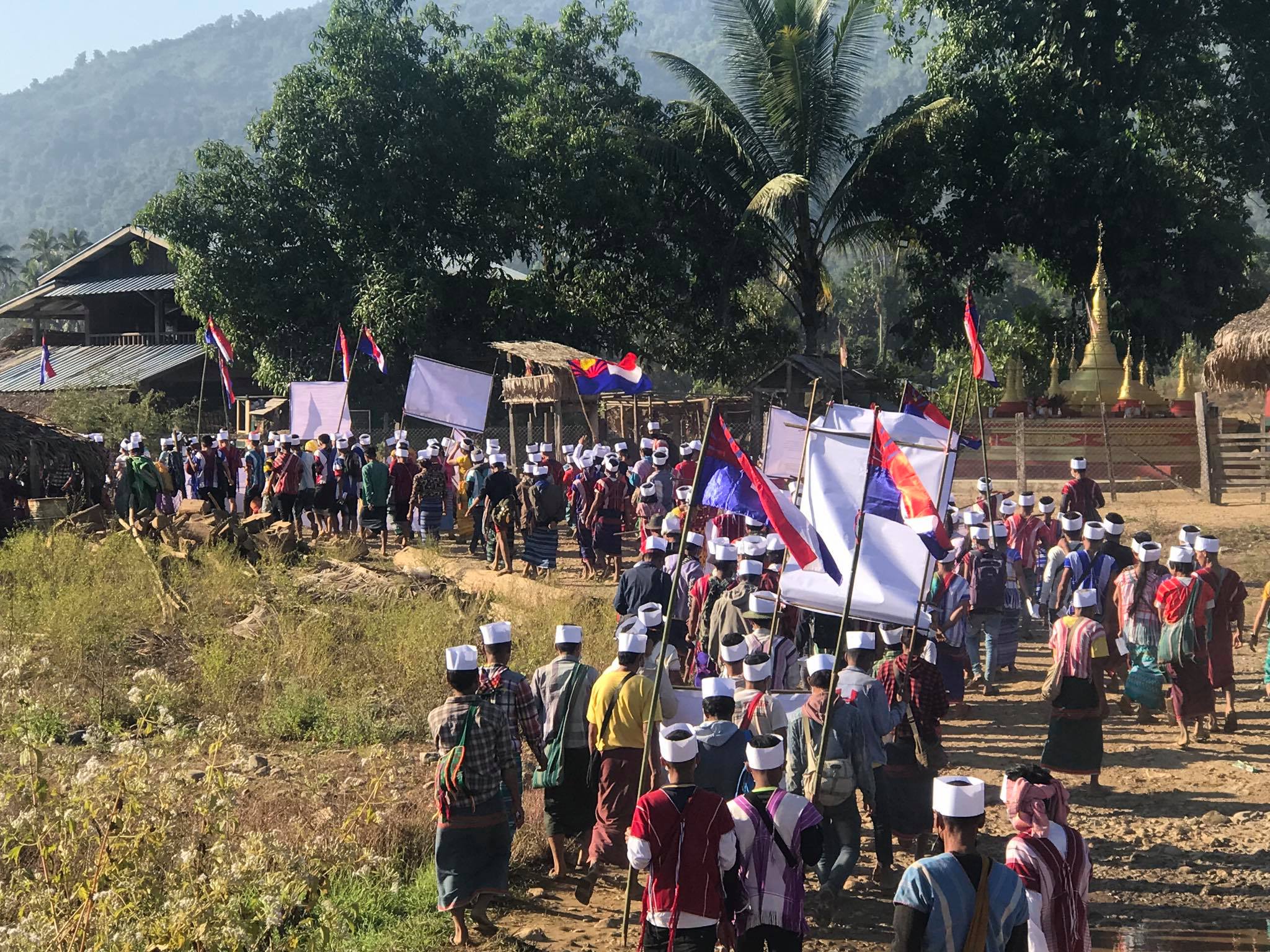 မဲဝိုင်တပ်မတော်တပ်စခန်း ရွှေ့ပြောင်းပေးရန် ဒေသခံများ ဆန္ဒပြတောင်းဆို