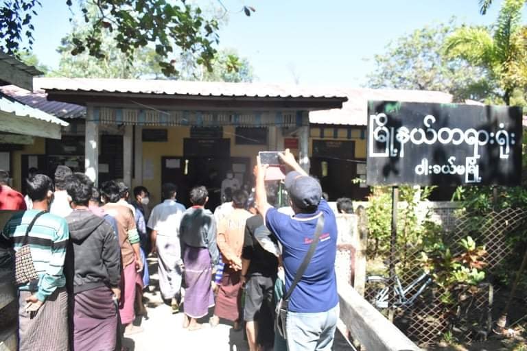 ဝါးခယ်မတွင် တရားစွဲခံ လယ်သမား ၃၂ ဦး အနက် ၁၃ ဦး အာမခံရ
