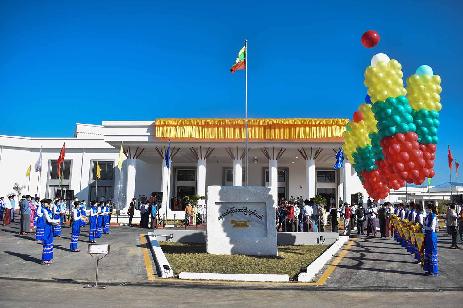 ကျပ်သန်း ၅,၀၀၀ ကျော်ကုန်ကျသည့် ဧရာဝတီတိုင်း လွှတ်တော်သစ် ဖွင့်လှစ် (ဓာတ်ပုံ)