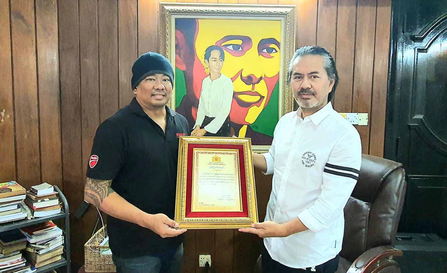 ဂဠုန်ဦးစောနေရာ သရုပ်ဆောင်ကြေး ကျပ် ၂၅ သိန်းကို သရုပ်ဆောင်ဥက္ကာကျော် ပြန်လှူ