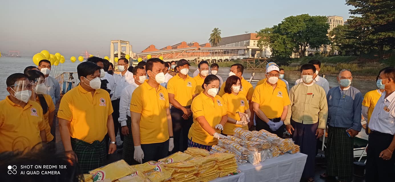 ရန်ကုန်-ဒလ​ သင်္ဘောဇက်ဆိပ်တွင် Mask ကမ်ပိန်းပြုလုပ်