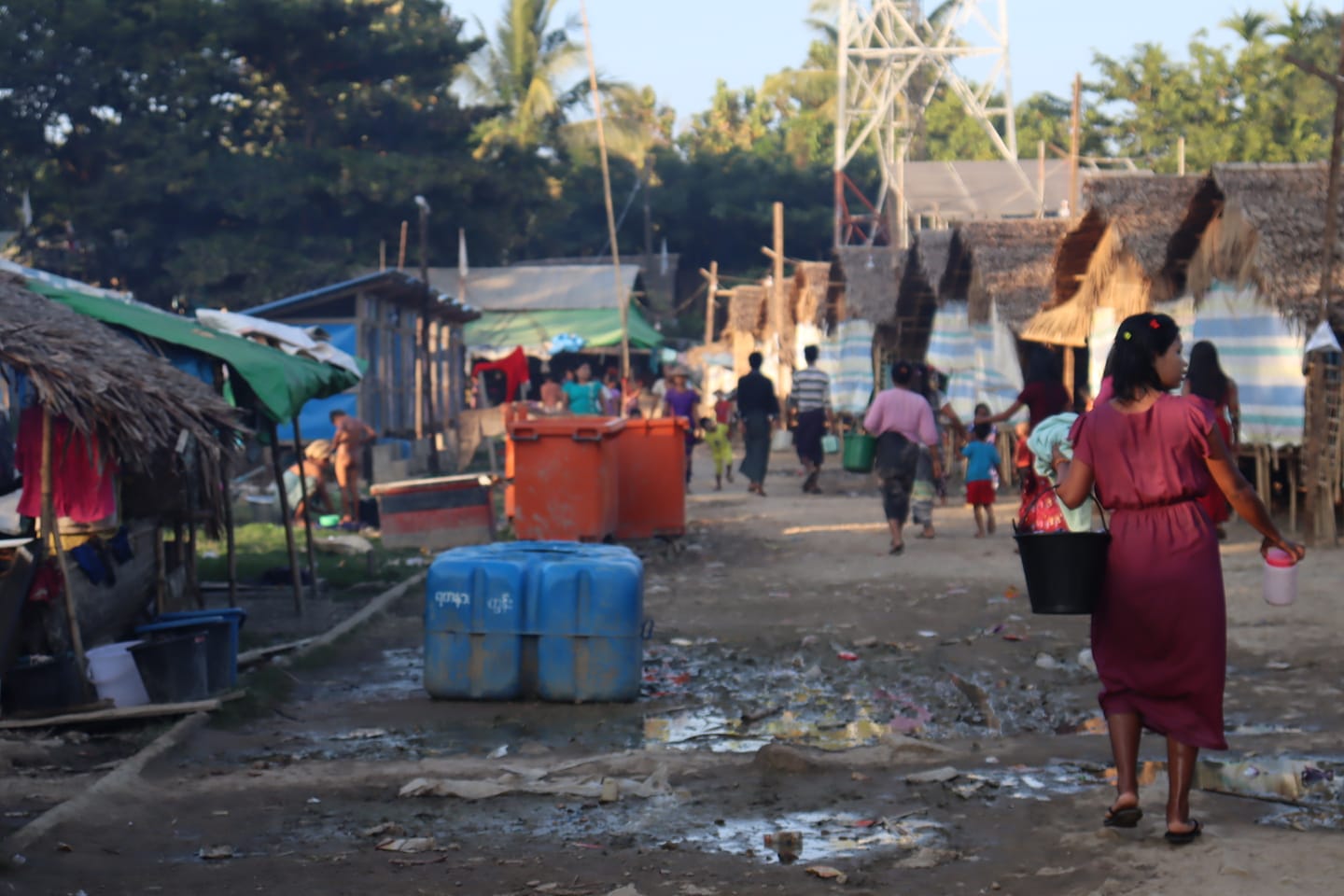 ရခိုင်စစ်ဘေးဒုက္ခသည်များ စားဝတ်နေရေး အခက်အခဲရှိနေ (ဓာတ်ပုံ) 