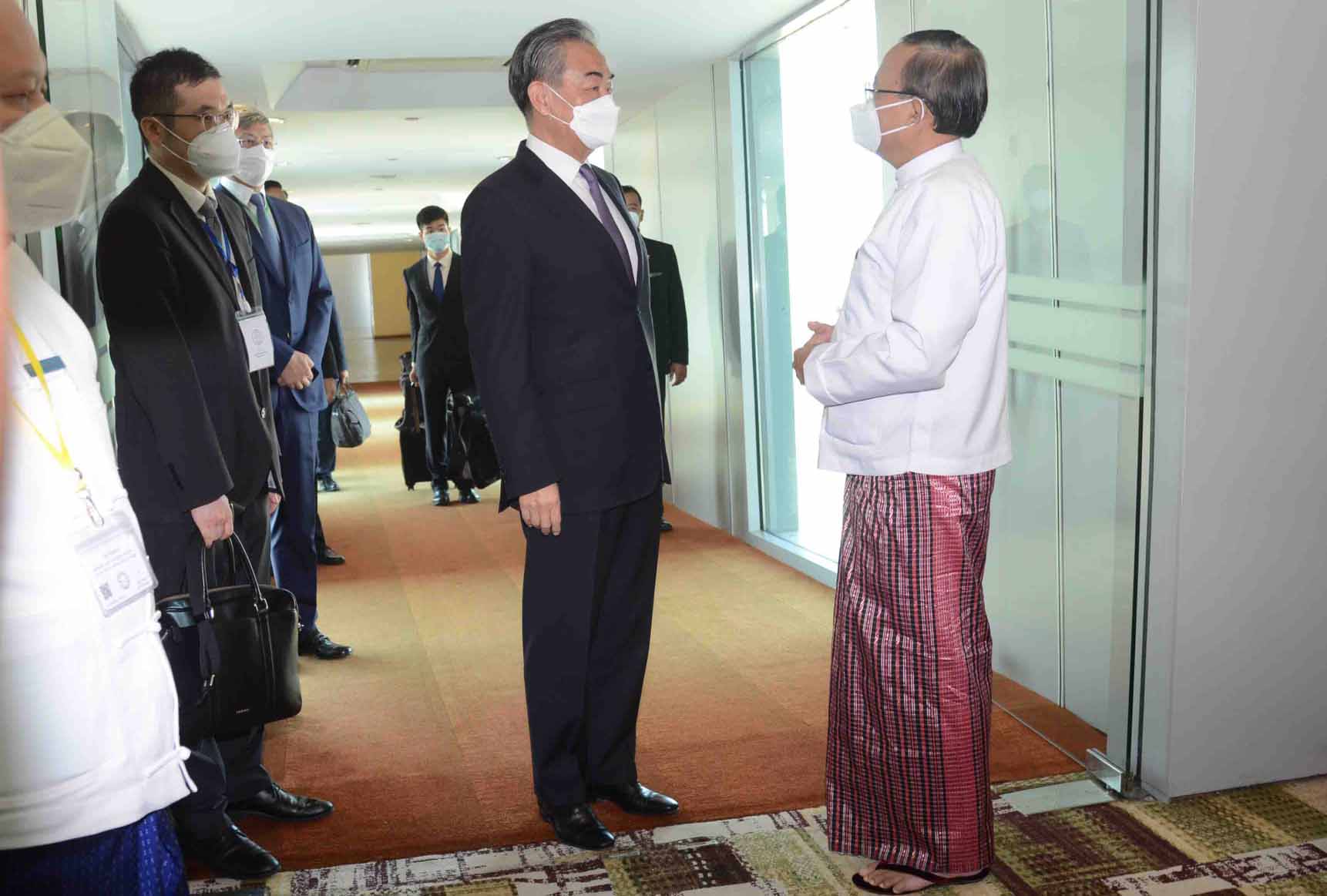 တရုတ်နိုင်ငံခြားရေးဝန်ကြီး နေပြည်တော်ရောက် 