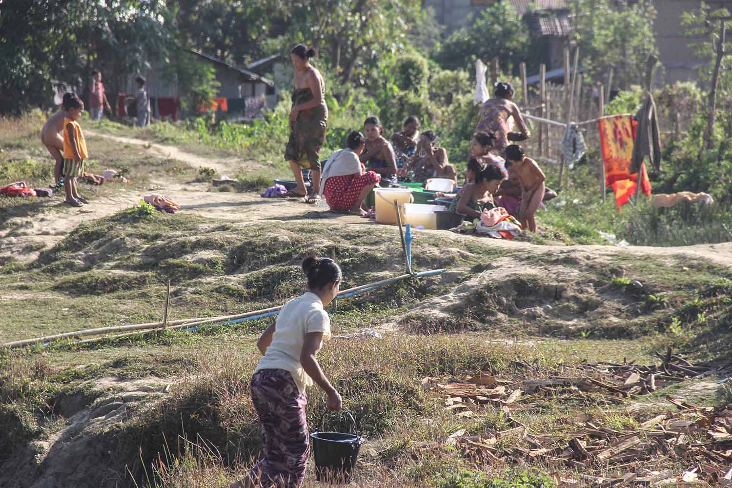 ကျောက်တော်မြို့ရှိ ရထားဘူတာ စစ်ဘေးရှောင်စခန်း (ဓာတ်ပုံ)
