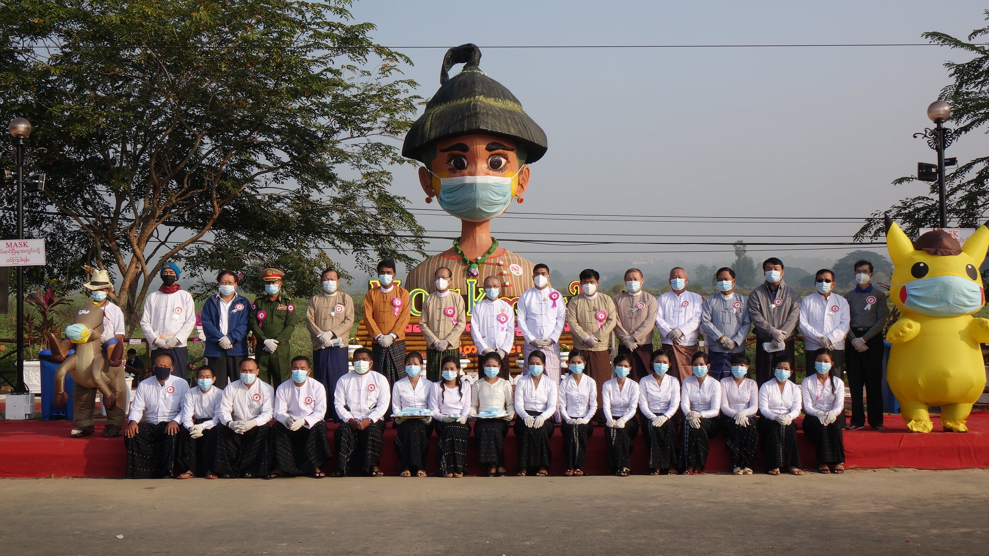 နေပြည်တော်တွင် ကိုဗစ်-၁၉ ရောဂါ သတိပေးအရုပ် စိုက်ထူ