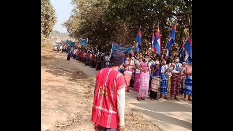 တပ်စခန်းတည်ဆောက်မှု အလိုမရှိကြောင်း ဘီးလင်းဒေသခံ  ၁၀၀၀ နီးပါး ဆန္ဒပြ