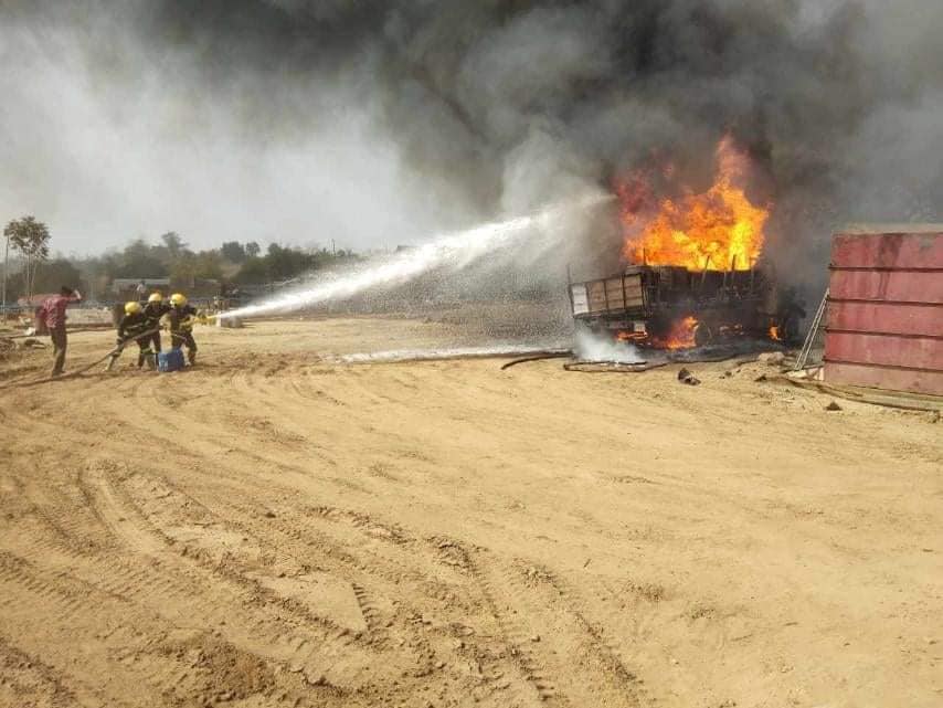 လက်ပံတိုရေနံမှော်တွင် ရေနံသယ်ကား မီးလောင်ပြီး ယာဉ်မောင်း ၁ ဦး သေဆုံး