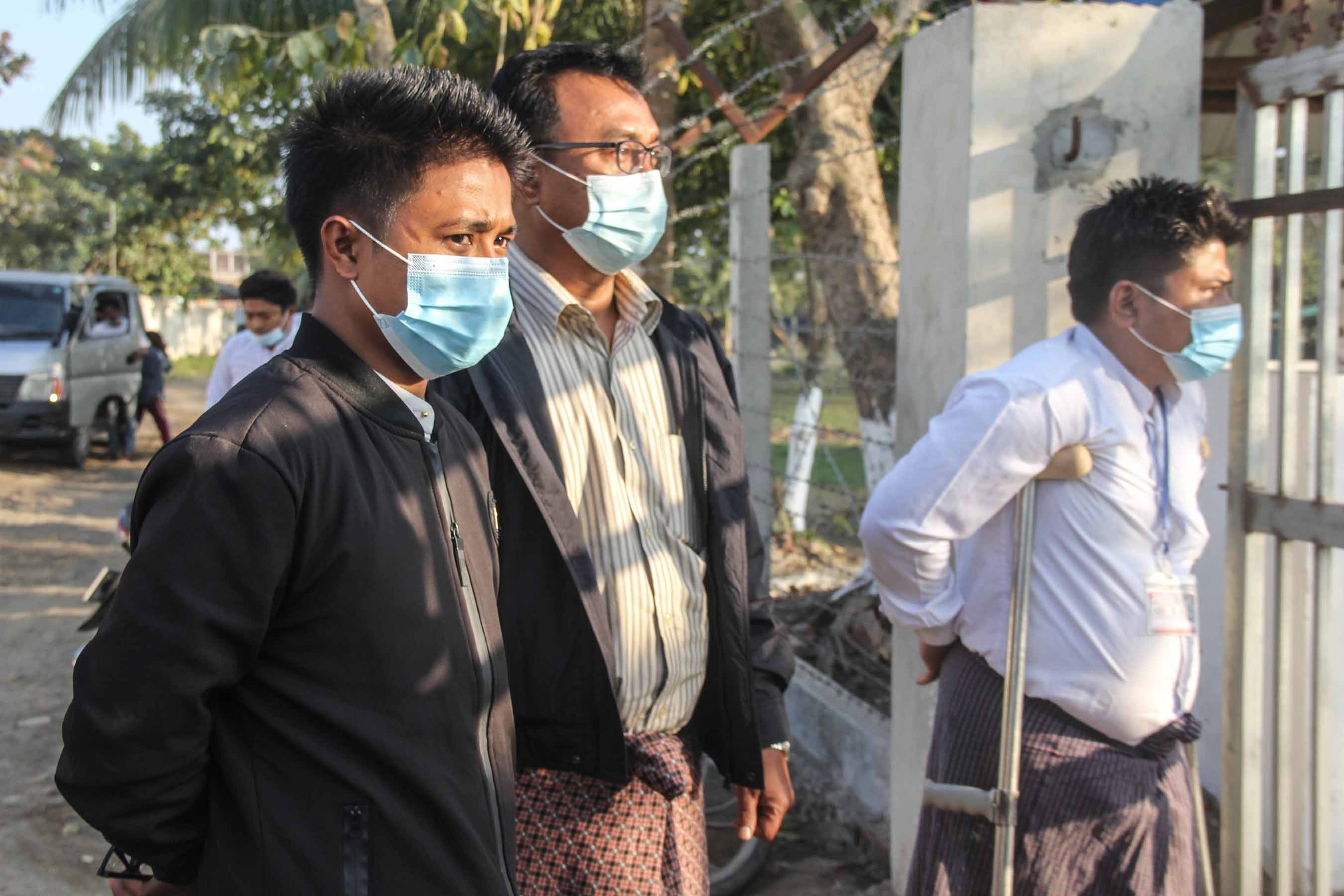 တပ်မတော်ကအမှုဖွင့်ထားသည့် DMG သတင်းသမား ၂ ဦး အာမခံရရှိ