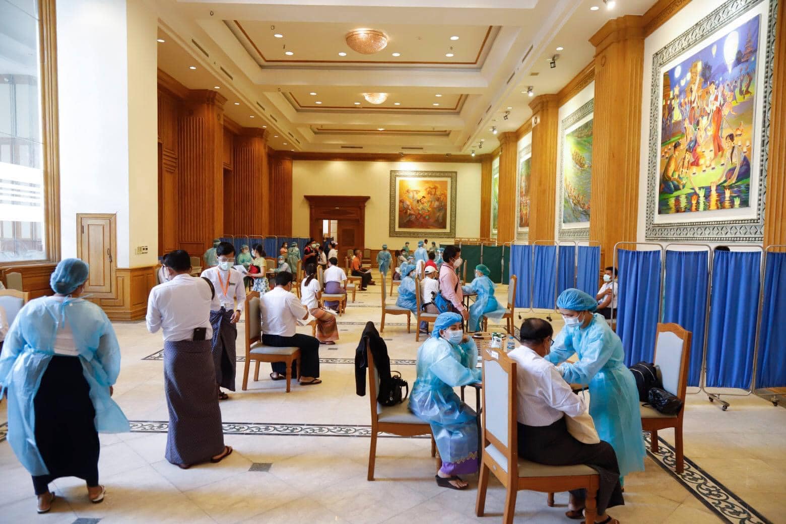 ပြည်သူ့လွှတ်တော်ကိုယ်စားလှယ်များကို ကိုဗစ်-၁၉ ကာကွယ်ဆေး ထိုးပေး (ဓာတ်ပုံ)