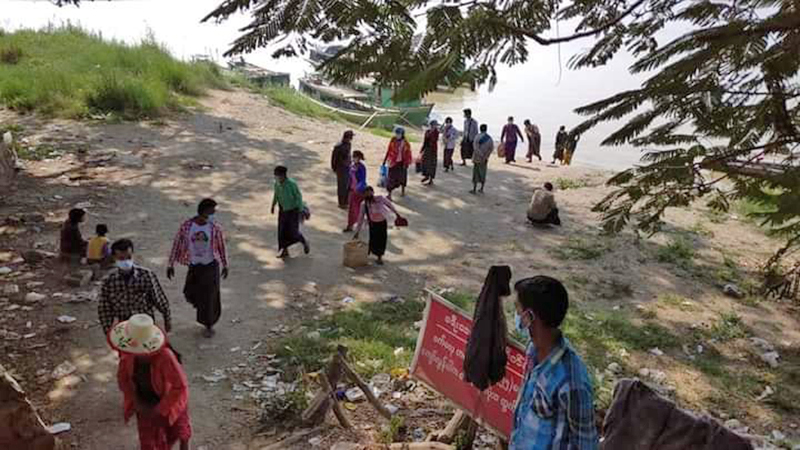 ကိုဗစ်-၁၉ ထိန်းချုပ်ရန် မုံရွာ ကူးတို့ဆိပ် ၃ ခုအနက် ၁ ခုသာခွင့်ပြုသဖြင့် ဒေသခံများ အခက်ကြုံ