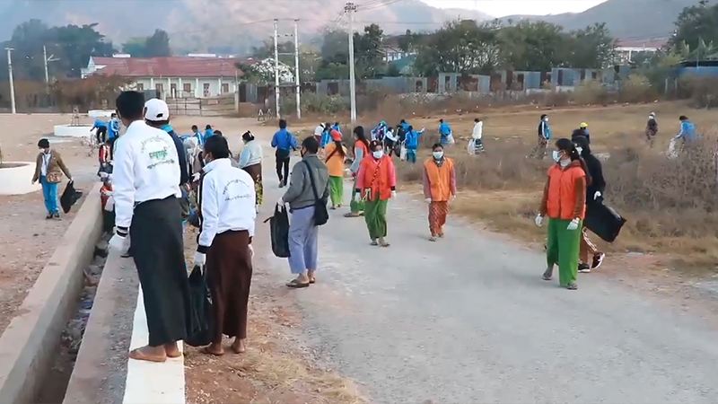 အစိုးရသစ်ကို ကြိုဆိုသည့်အနေဖြင့် တောင်ကြီးတွင် အဖွဲ့စုံ စုပေါင်းအမှိုက်ကောက်