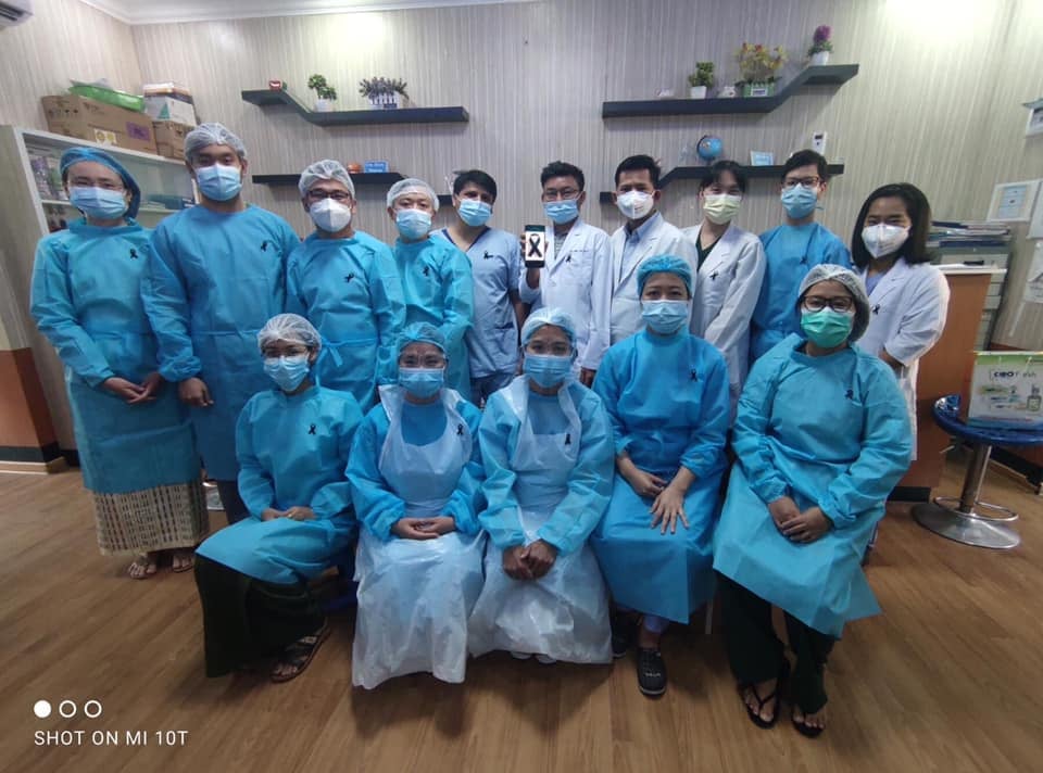 စစ်အုပ်ချုပ်ရေးယန္တရားအောက်တွင် မပါဝင်လိုကြောင်း ကျန်းမာရေးဝန်ထမ်းများ လှုပ်ရှားမှုစတင်