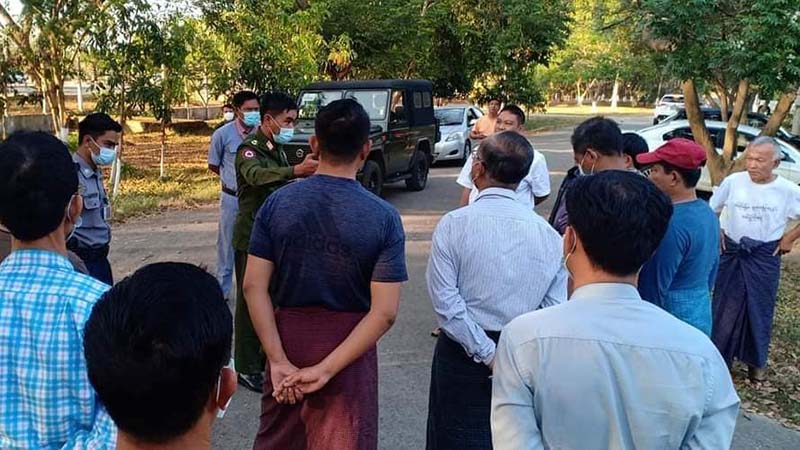 စည်ပင်ဧည့်ရိပ်သာက လွှတ်တော်ကိုယ်စားလှယ်များကို တပ်မတော်က နေရပ်ပြန်ခိုင်း