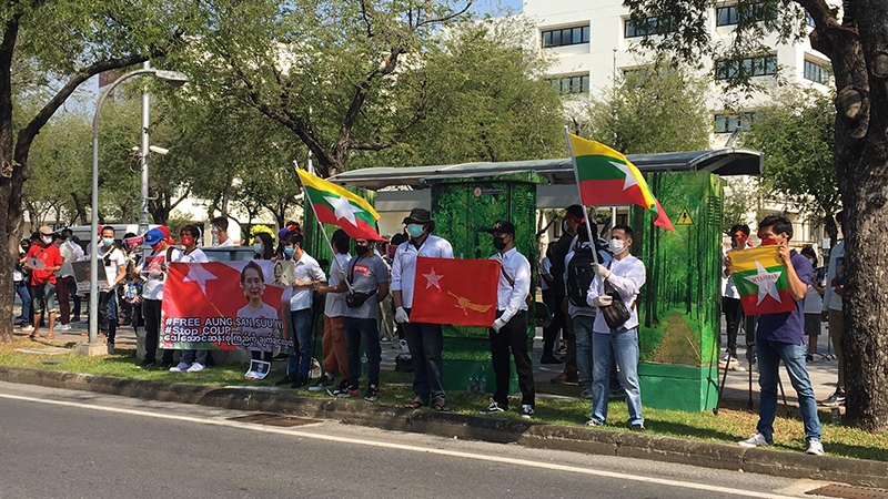 တပ်မတော်အားအရေးယူပေးရန် ကုလသမဂ္ဂကို ထိုင်းရောက်မြန်မာထောင်ချီ တောင်းဆို (ဓာတ်ပုံ)
