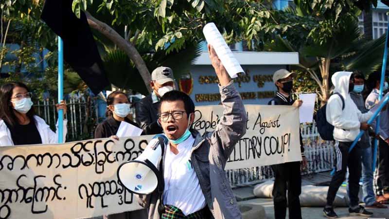 မန္တလေးတွင် စစ်အာဏာသိမ်းမှုဆန့်ကျင်ဆန္ဒပြပွဲမှ ၃ ဦးထက်မနည်း ဖမ်းဆီးခံရ