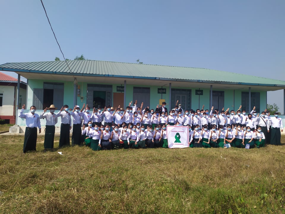 အာဏာဖီဆန်ရေးလှုပ်ရှားမှုကို အခြေခံပညာ ဆရာဆရာမများ ထောက်ခံ