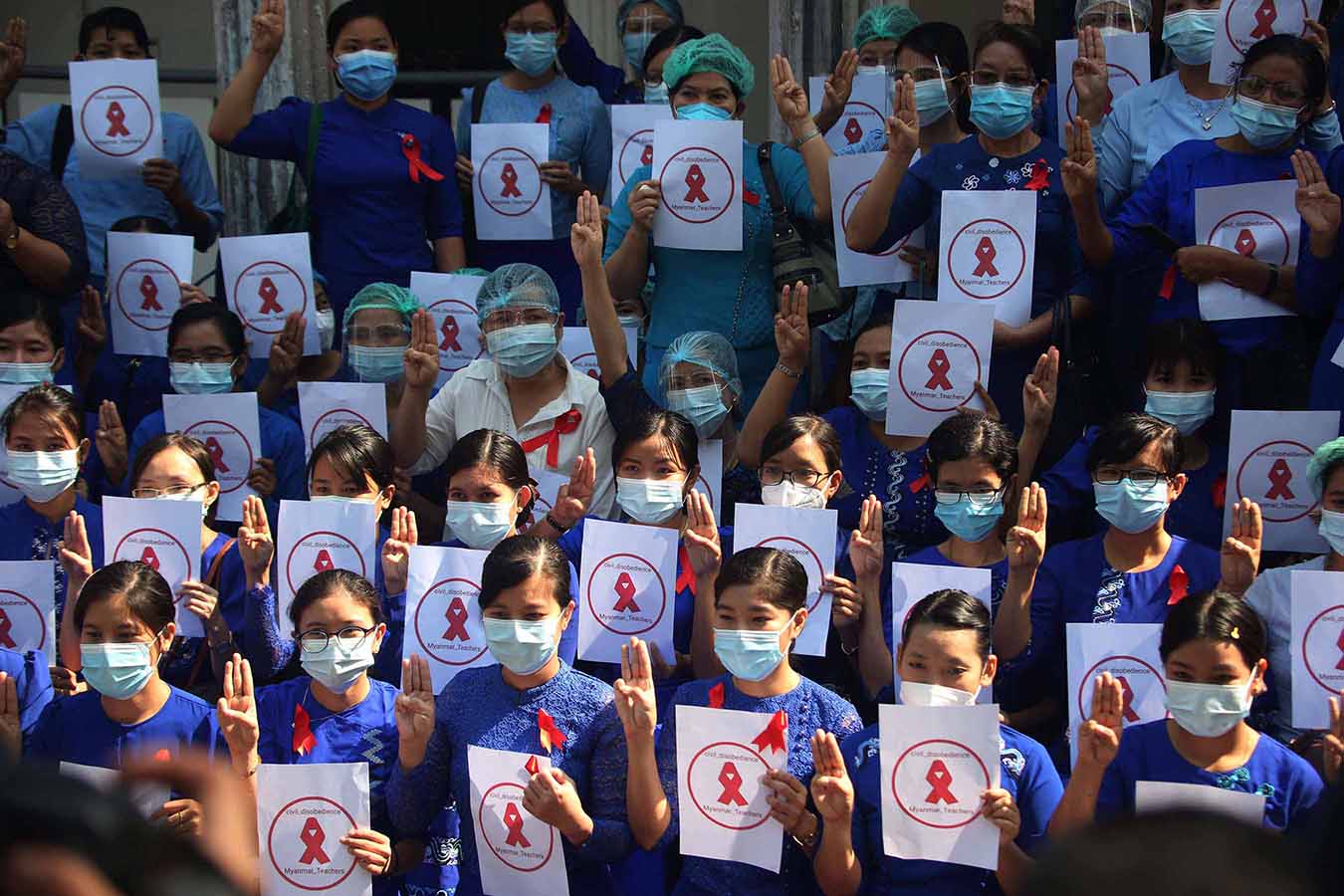 ရန်ကုန်ပညာရေးတက္ကသိုလ် ဆရာ၊ဆရာမများ ဆန္ဒဖော်ထုတ် (ဓာတ်ပုံ)