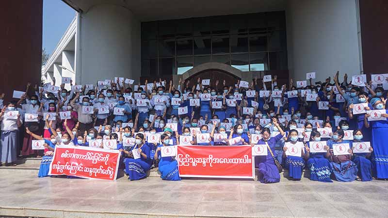 စစ်အာဏာရှင်အလိုမရှိကြောင်း ဒဂုံတက္ကသိုလ် ဆရာနှင့် ကျောင်းသားများဆန္ဒပြ