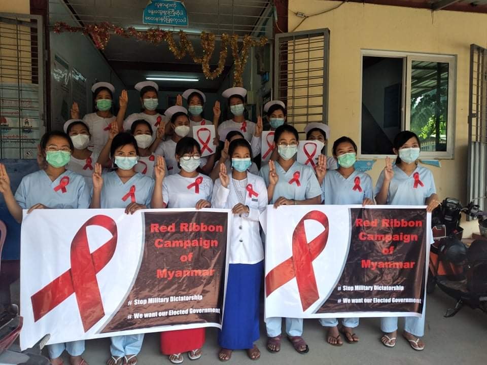 အမရပူရမြို့နယ်က ကျန်းမာရေးဝန်ထမ်းများ စစ်အာဏာသိမ်းမှုကို ဆန့်ကျင်ကန့်ကွက်