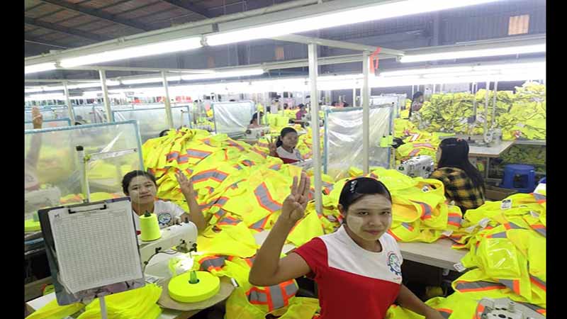 စစ်အာဏာသိမ်းမှုကို အလုပ်သမားသောင်းချီ လုပ်ငန်းခွင်မပျက် ကန့်ကွက်ဆန္ဒထုတ်ဖော်