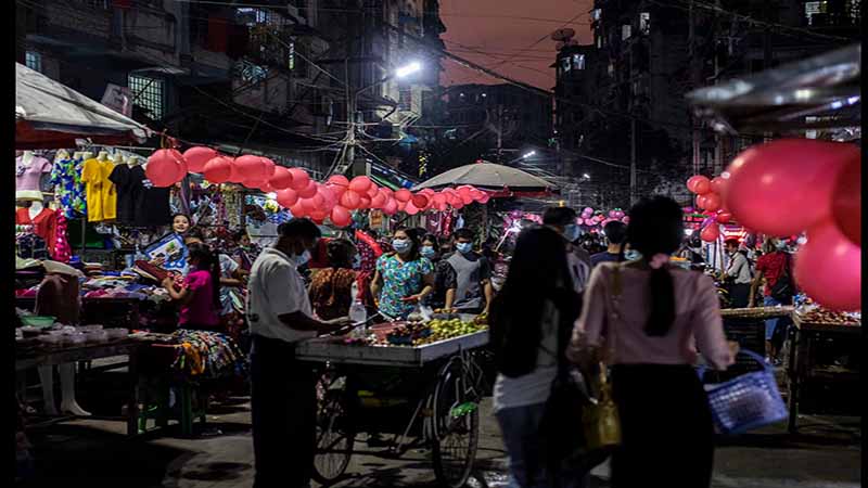 ကမာရွတ်မြို့နယ်က Red Ribbon နှင့် သံပုံးတီး လှုပ်ရှားမှုမြင်ကွင်း