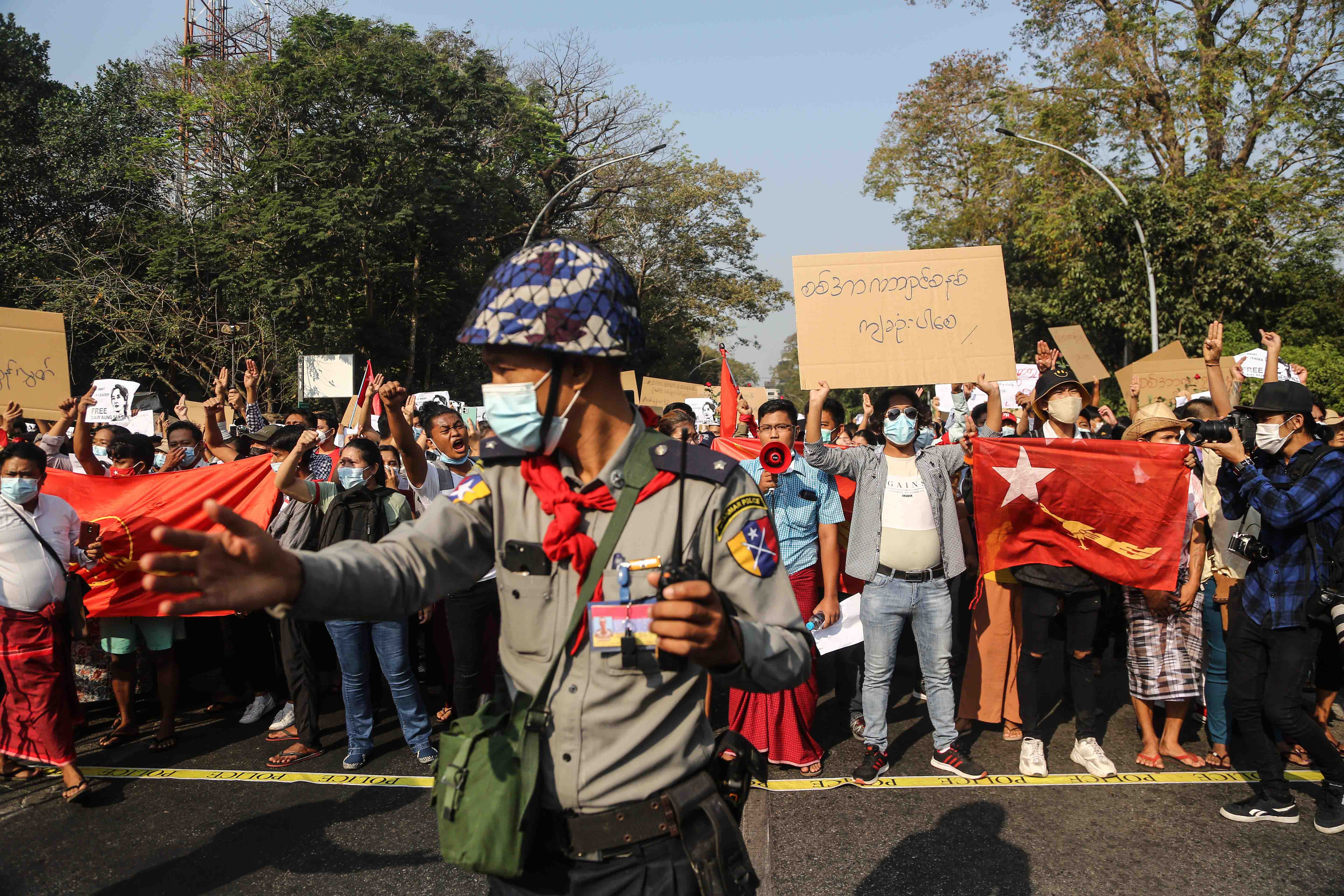 အာဏာရှင်ကို တော်လှန်သည့် သပိတ်တိုက်ပွဲများ မြင်ကွင်း (၁)