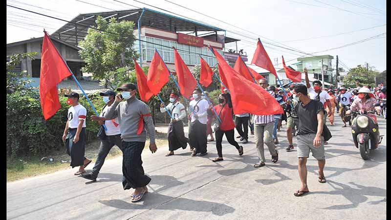 အာဏာရှင်စနစ်ကျဆုံးရေးနှင့်ဖမ်းထားသူများလွှတ်ပေးရန် ပုသိမ်တွင် အင်အား ၅ သောင်းကျော် ဆန္ဒပြ