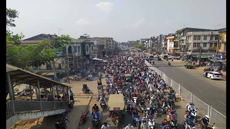 ပဲခူးမြို့တွင် စစ်အာဏာရှင်အလိုမရှိကြောင်း လူအင်အားသိန်းချီဆန္ဒပြ