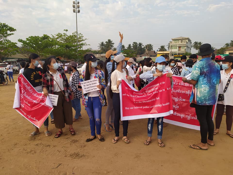 စစ်အာဏာရှင်အလိုမရှိကြောင်း အထွေထွေသပိတ် ပဲခူးမြို့တွင် စတင်