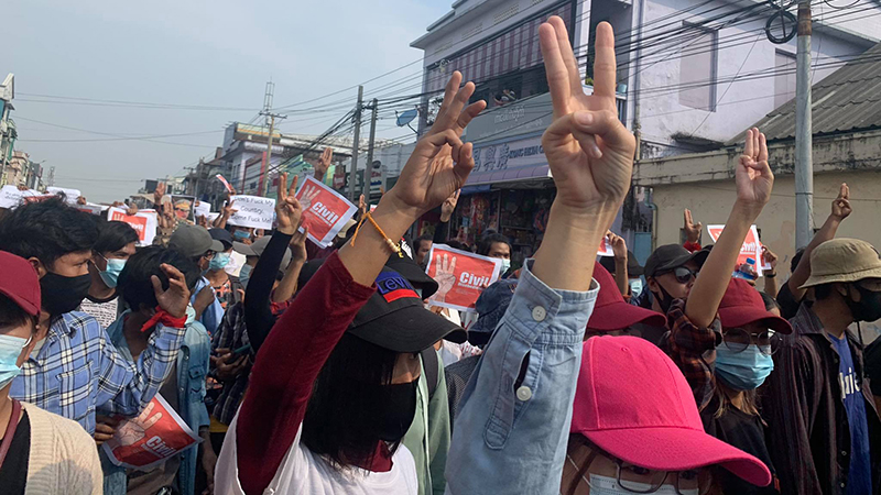 စစ်အာဏာသိမ်းအစိုးရ အလိုမရှိကြောင်း ထားဝယ်ဆန္ဒပြပွဲ ပြည်သူ ၁ သိန်းခန့်ပါဝင်