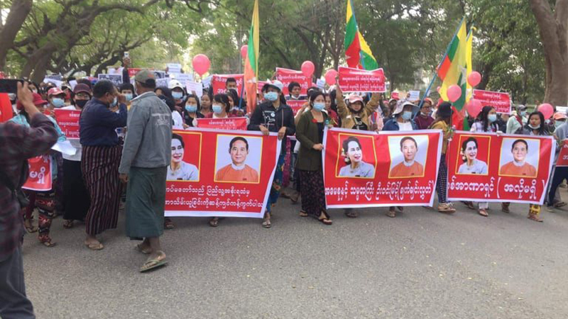 ဗိုလ်ချုပ်မှူးကြီးမင်းအောင်လှိုင်ဦးဆောင်သည့် စစ်အစိုးရကို ပွင့်ဖြူမြို့ခံများက ကန့်ကွက်ဆန္ဒပြ