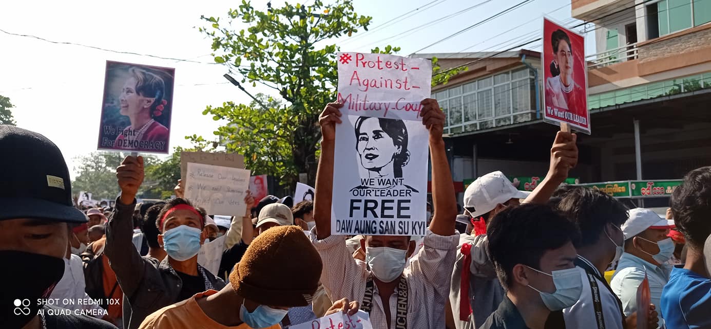 တောင်ဒဂုံမြို့နယ် ဆန္ဒပြပွဲ လူအင်အား ပိုများလာ
